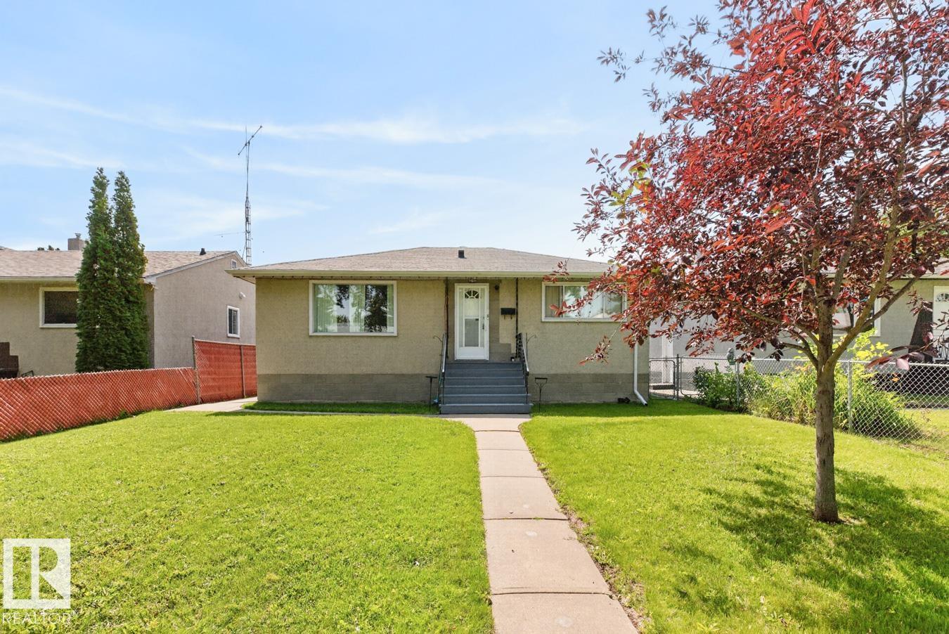 9419 65 AV NW - 35