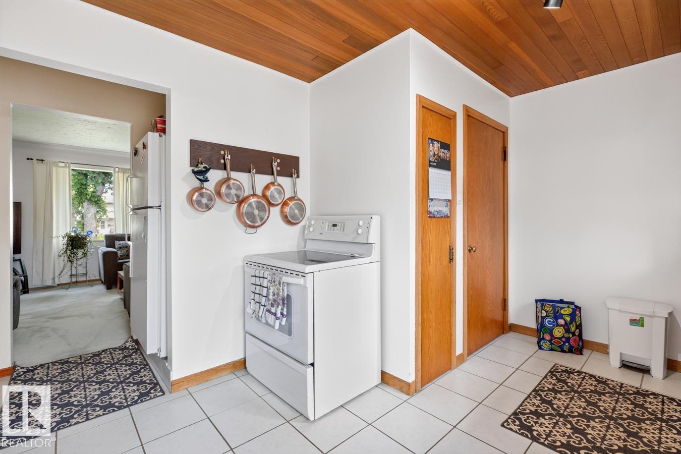 9419 65 AV NW - 6