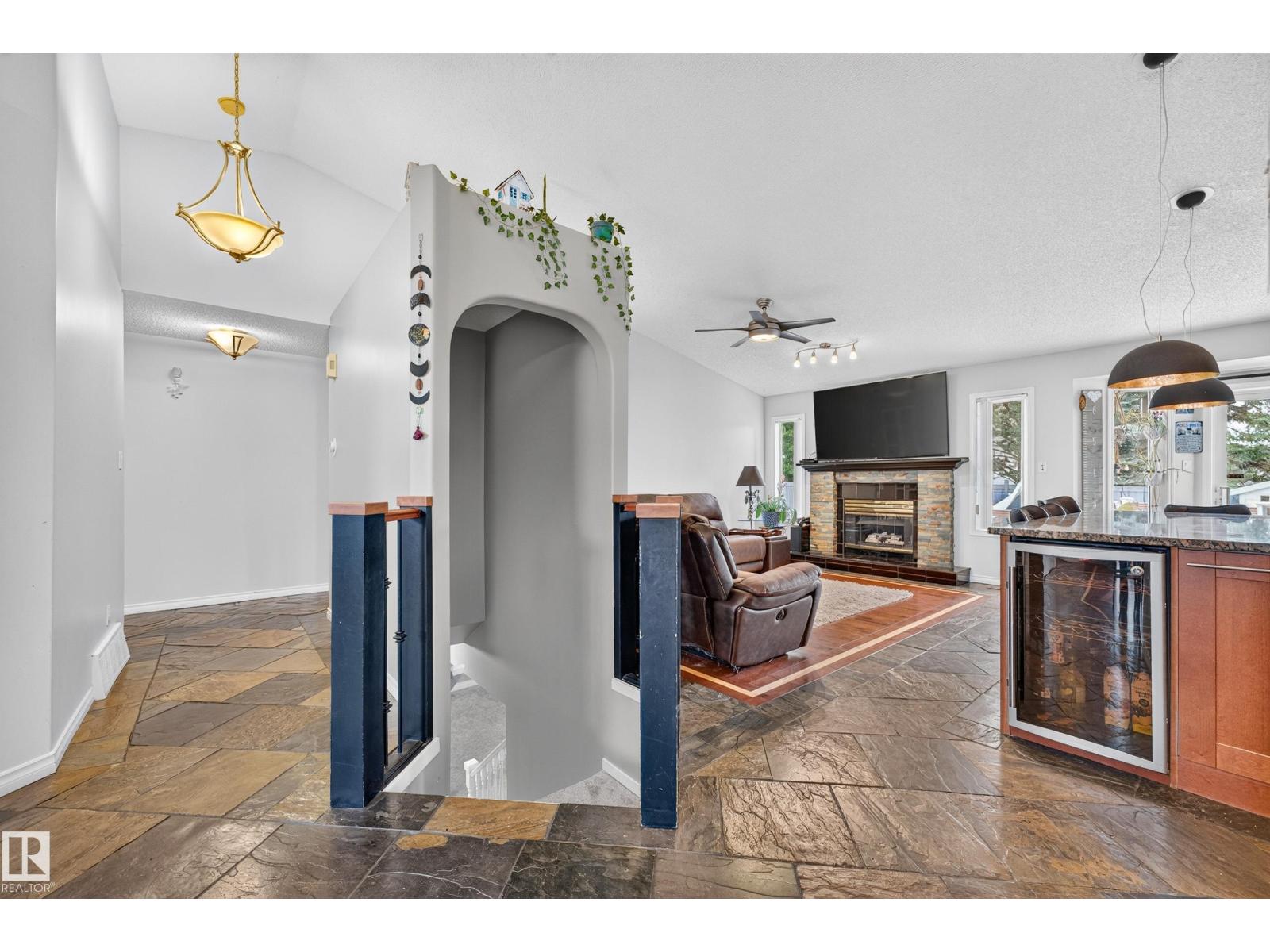 3619 31 Street NW - Photo 18