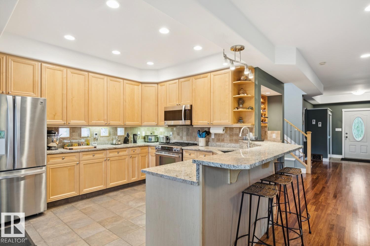 11030 122 ST NW, Westmount, Edmonton photo 2