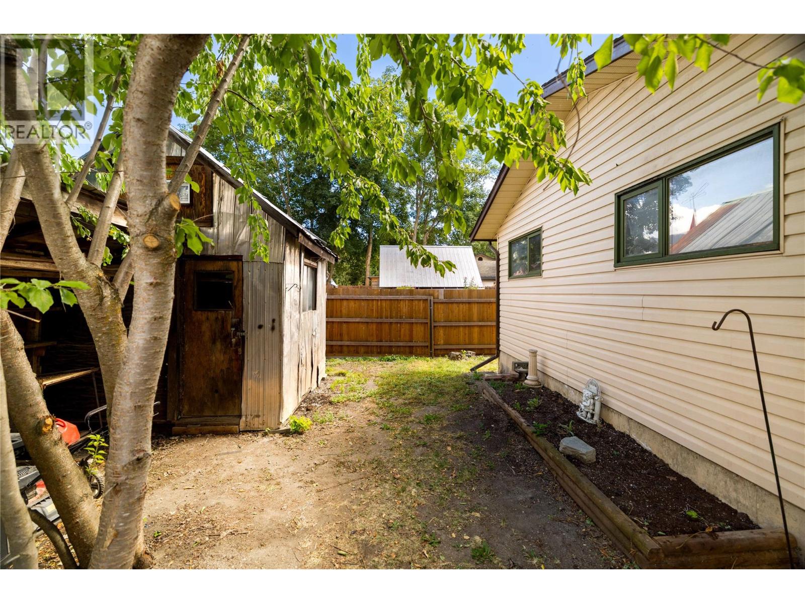717 Regent Avenue - 8