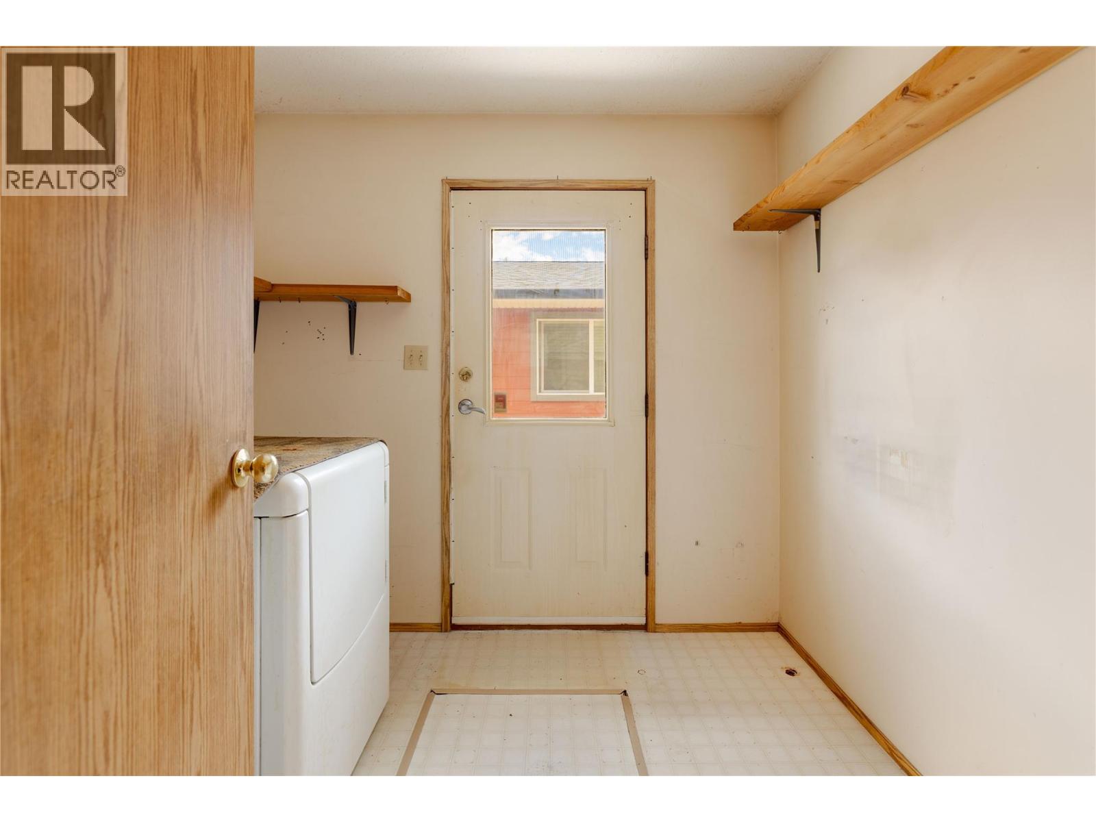 717 Regent Avenue - Image 23