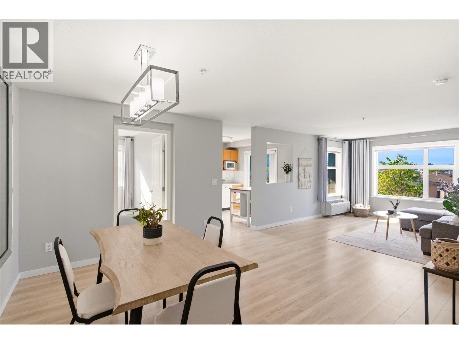 #215 563 Yates Road - 17