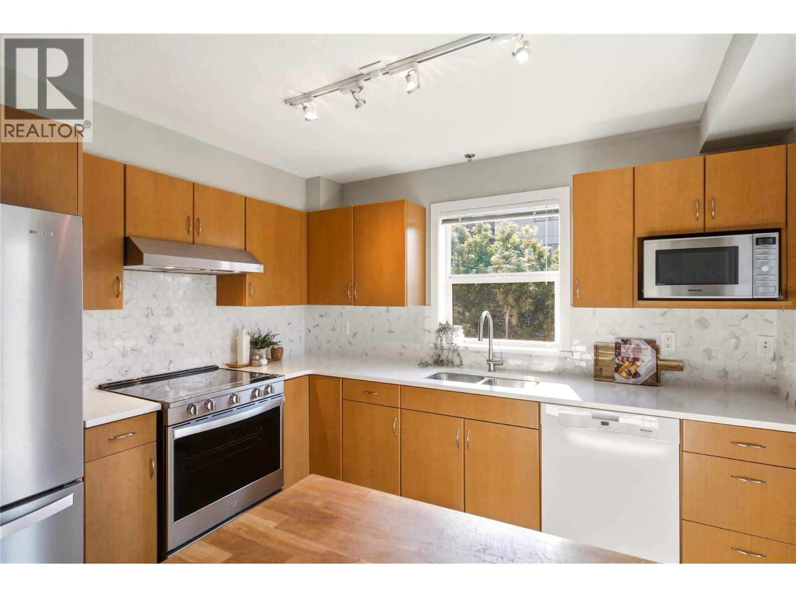 #215 563 Yates Road - 3