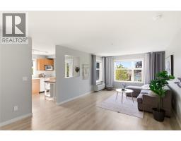 215 563 Yates Road, Kelowna