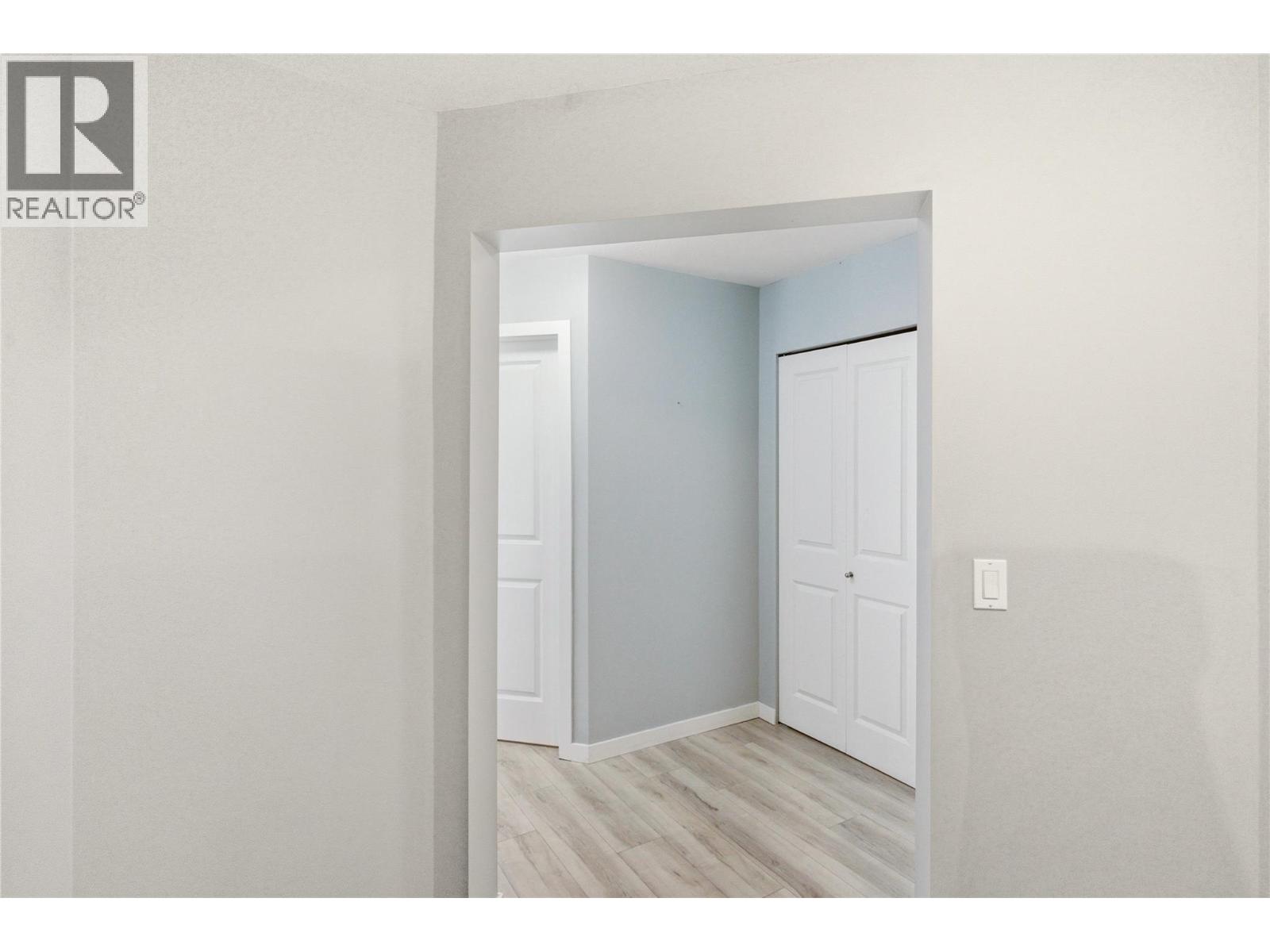 215 563 Yates Road, Kelowna