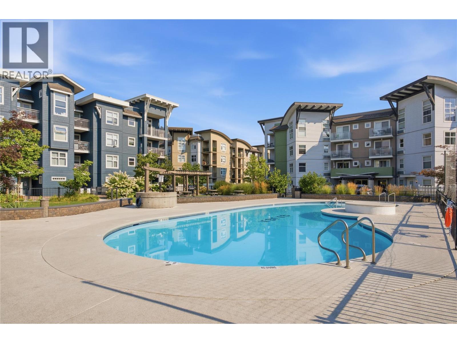 215 563 Yates Road, Kelowna