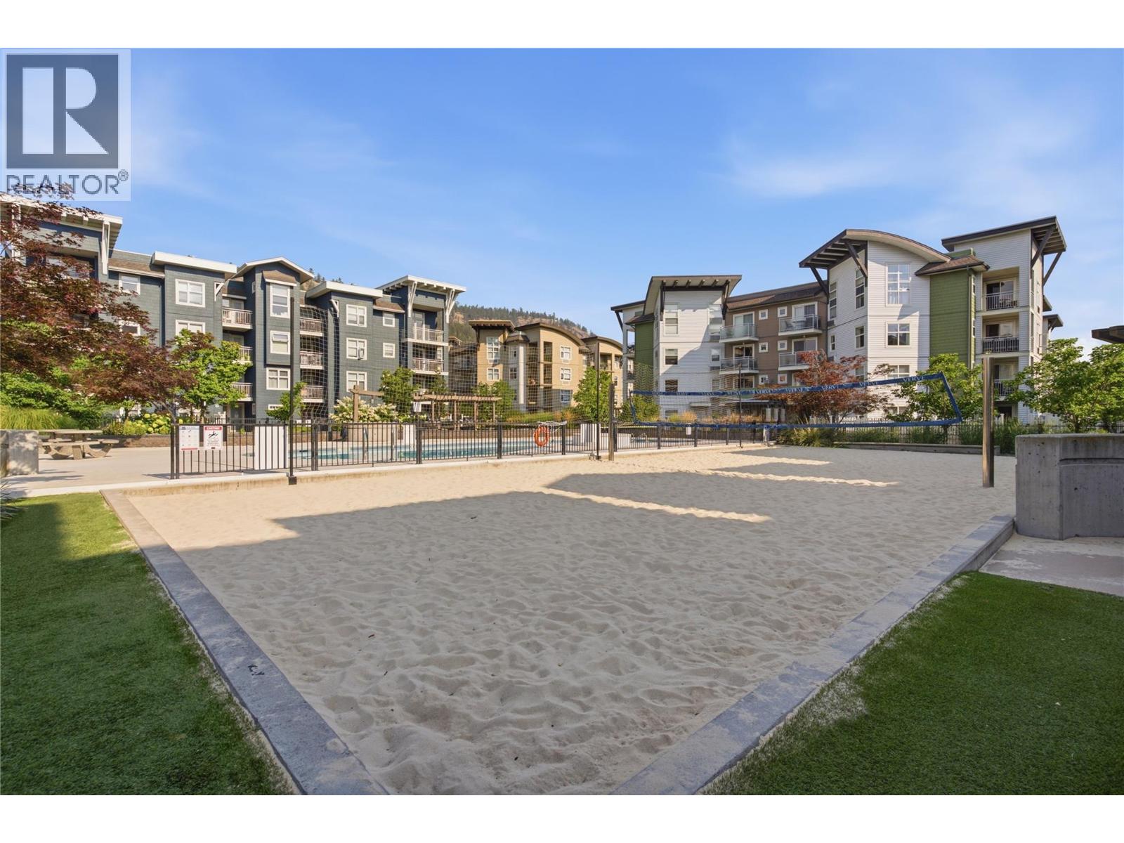 #215 563 Yates Road - 43