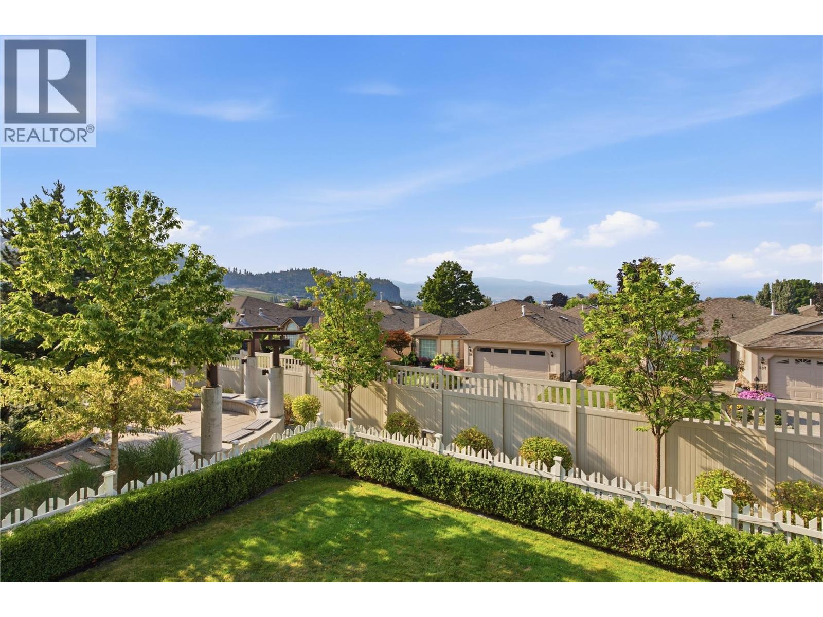 215 563 Yates Road, Kelowna