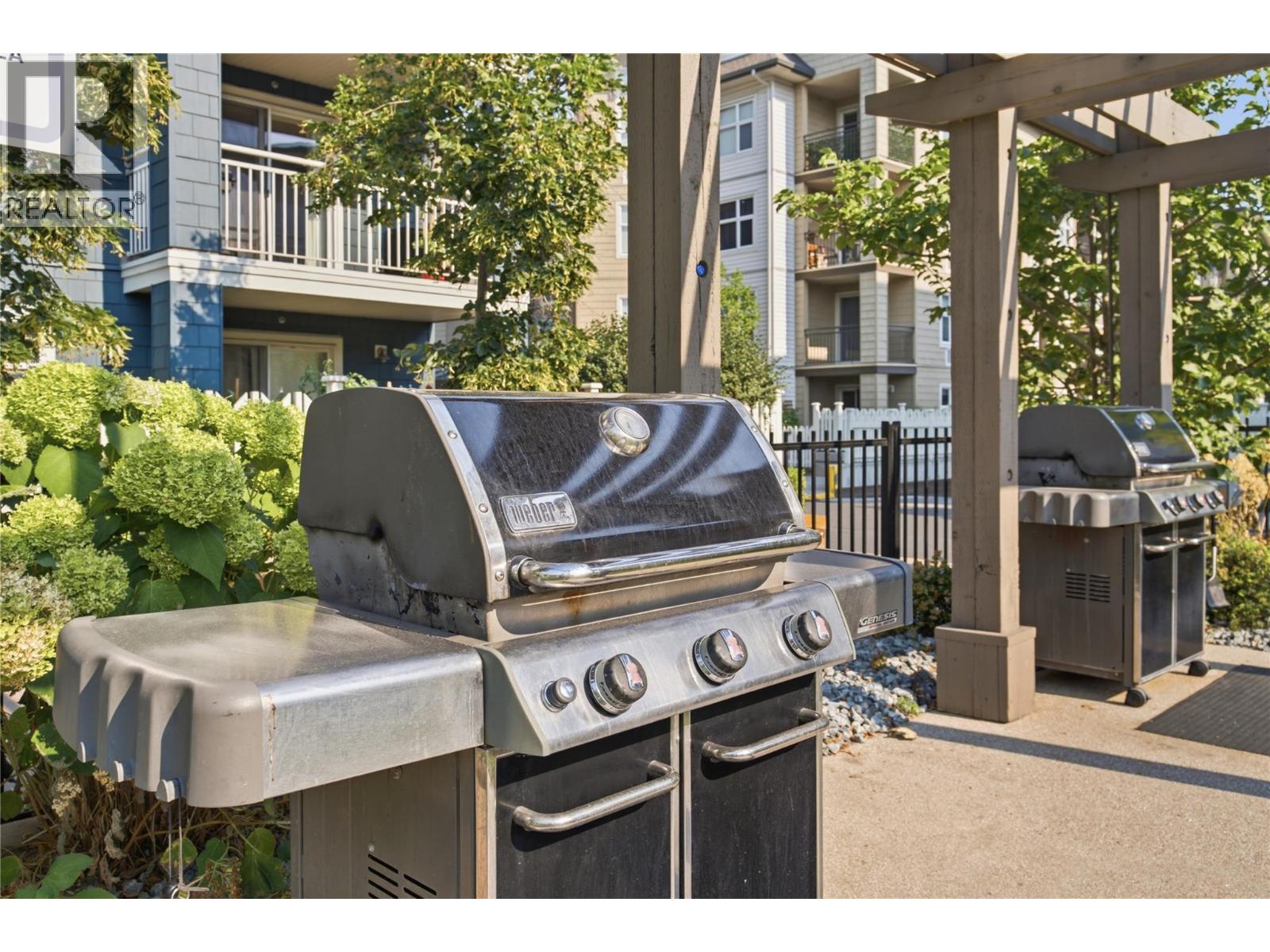 215 563 Yates Road, Kelowna