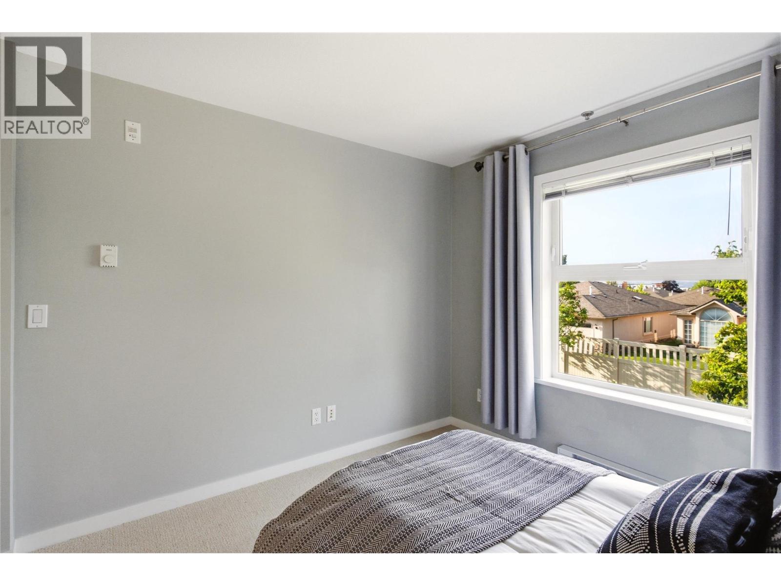 215 563 Yates Road, Kelowna