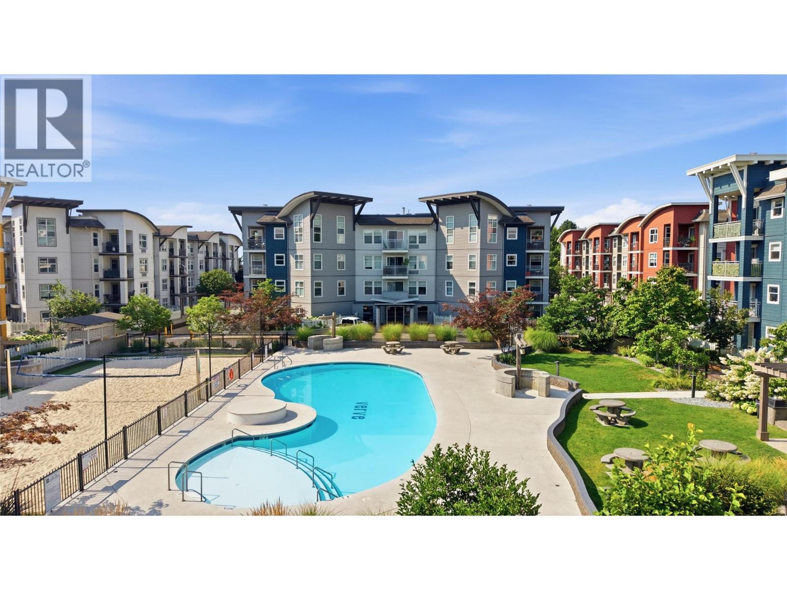 215 563 Yates Road, Kelowna