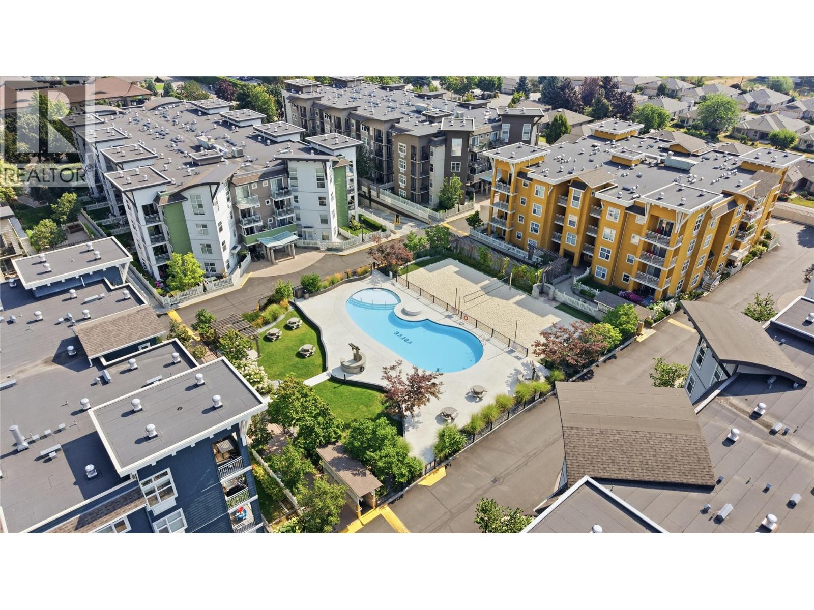 215 563 Yates Road, Kelowna