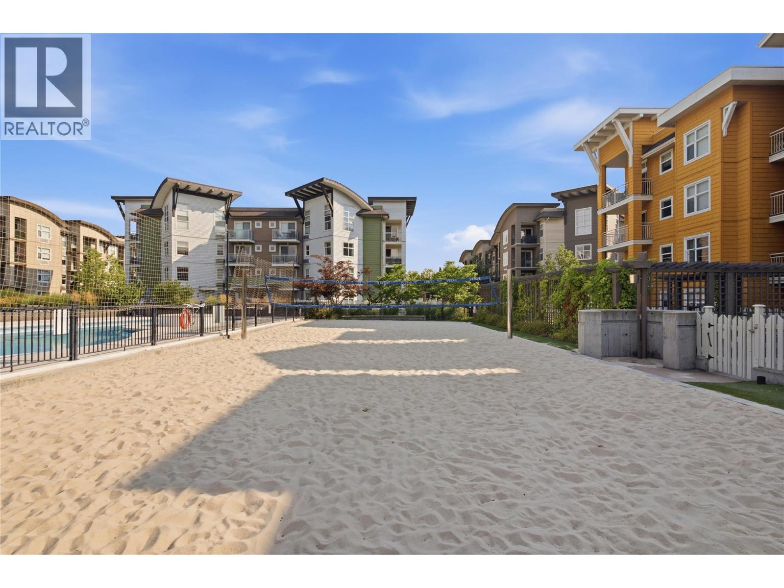 215 563 Yates Road, Kelowna