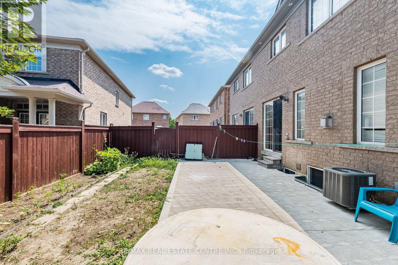9 LOFTSMOOR DRIVE - 50