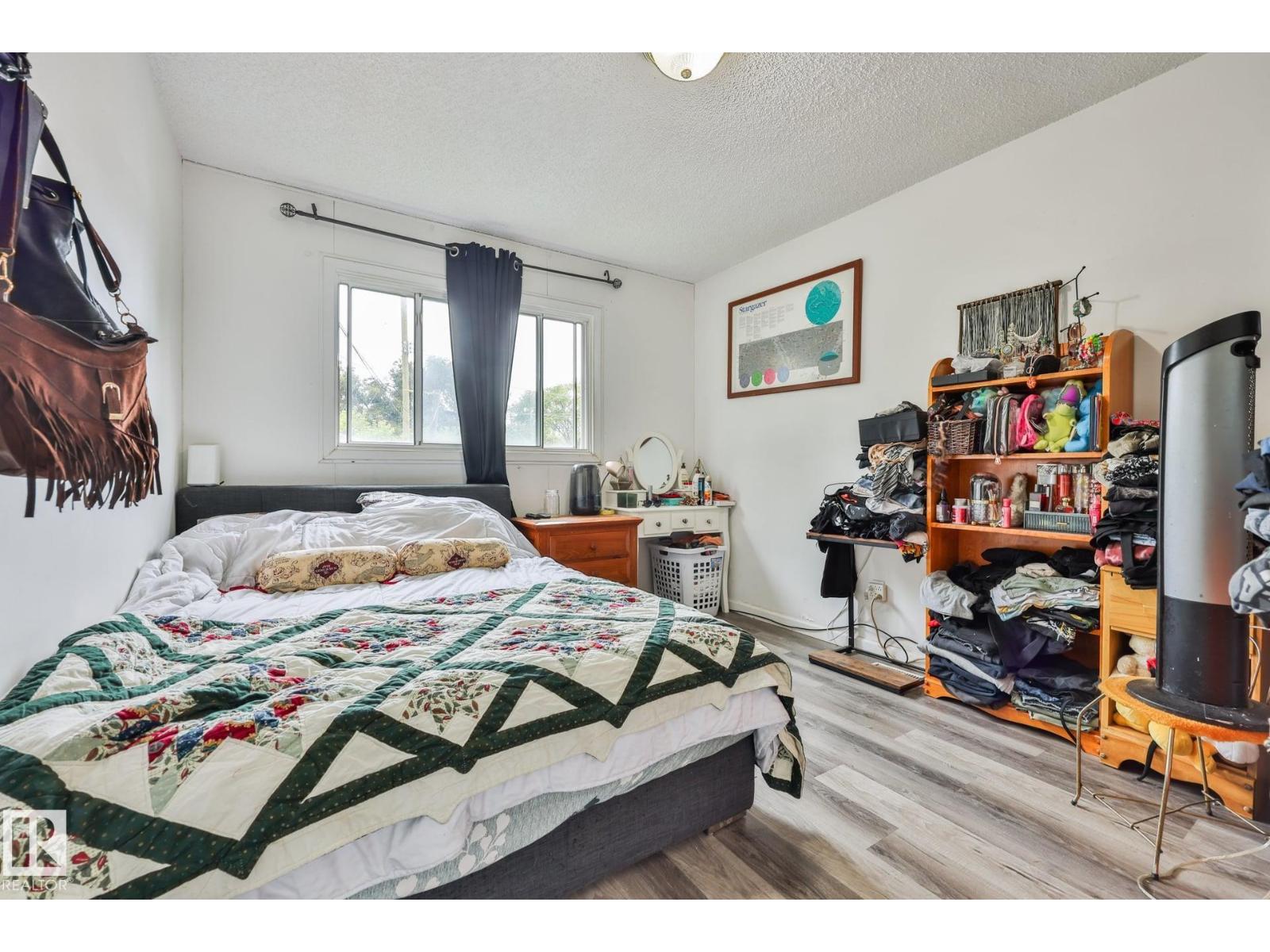 11404 127 Avenue NW - Photo 13