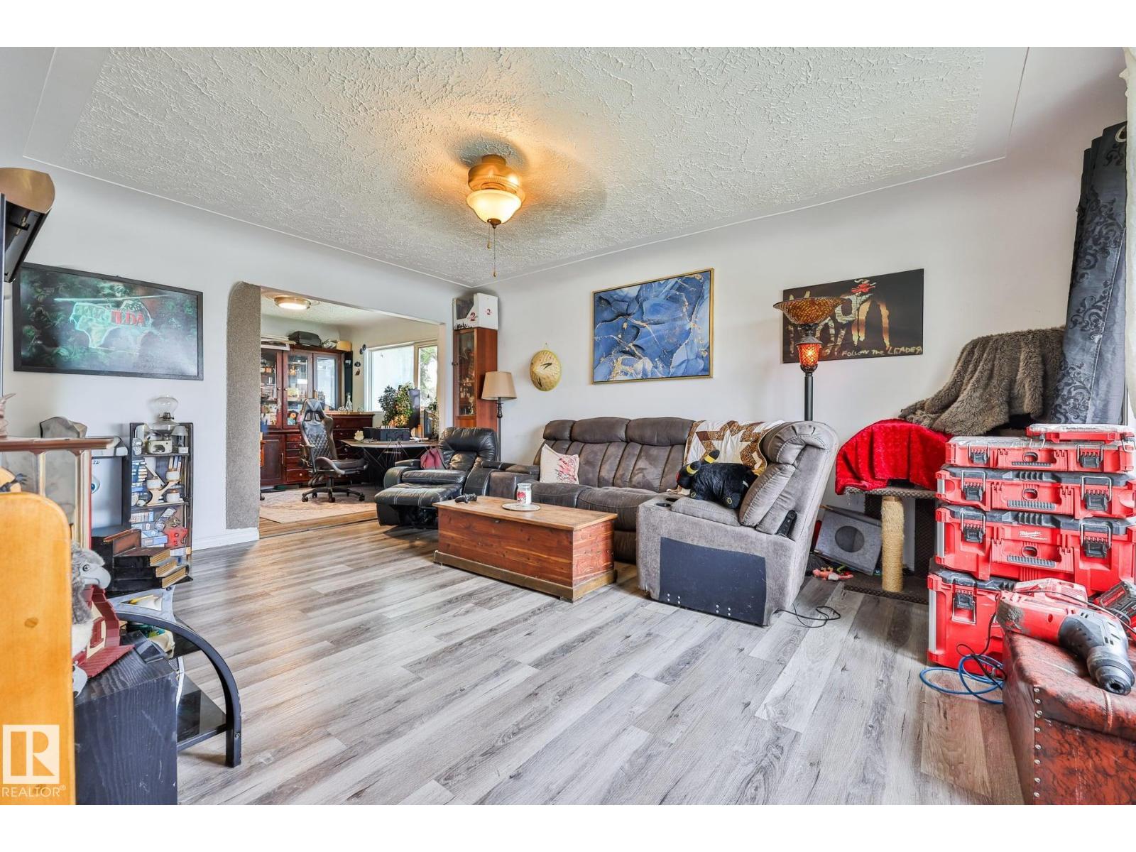 11404 127 Avenue NW - Photo 7