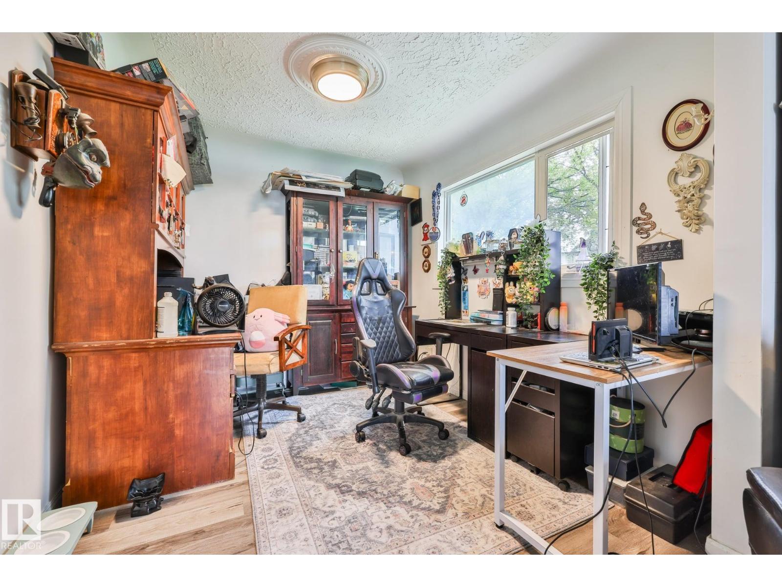 11404 127 Avenue NW - Photo 9