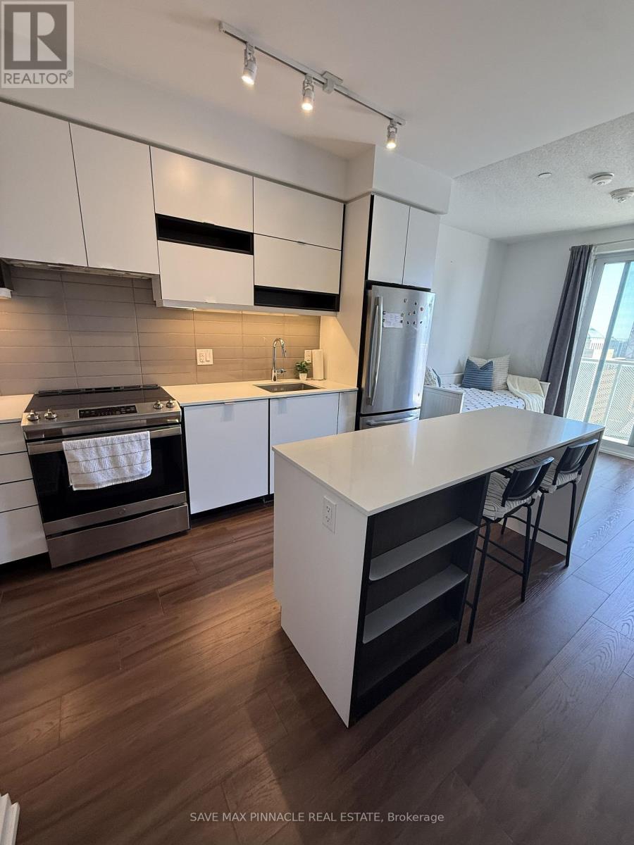 #2206 4065 CONFEDERATION PARKWAY - 2