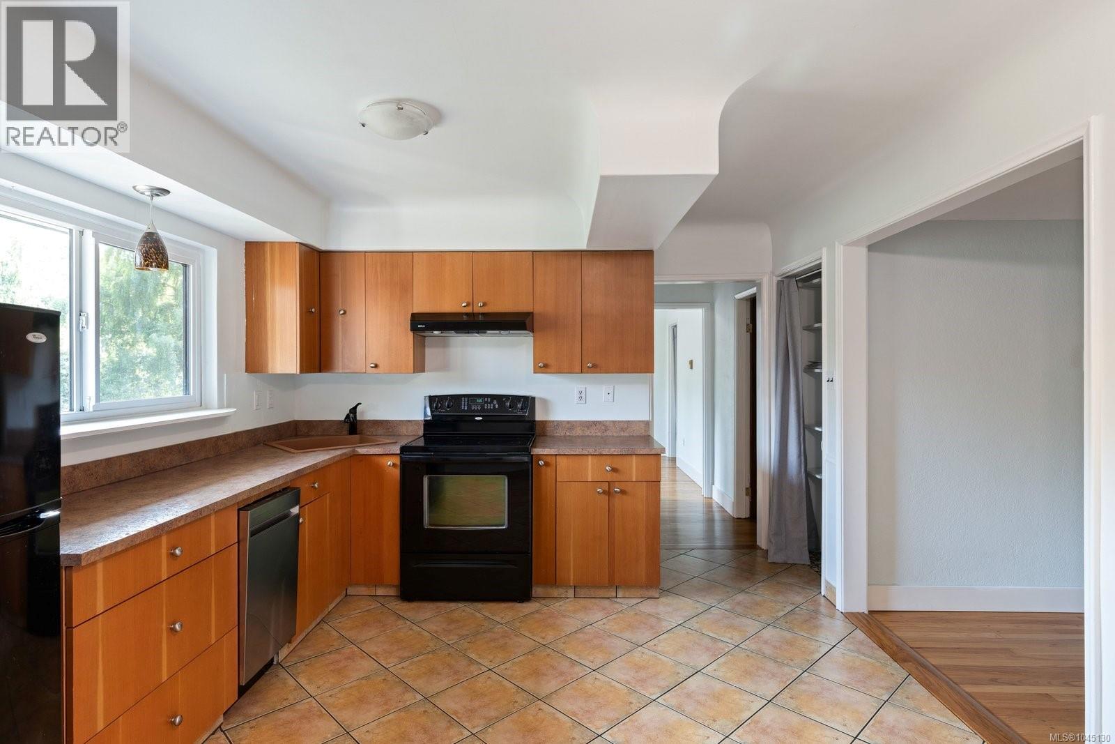 1481 Bay St - Image 6