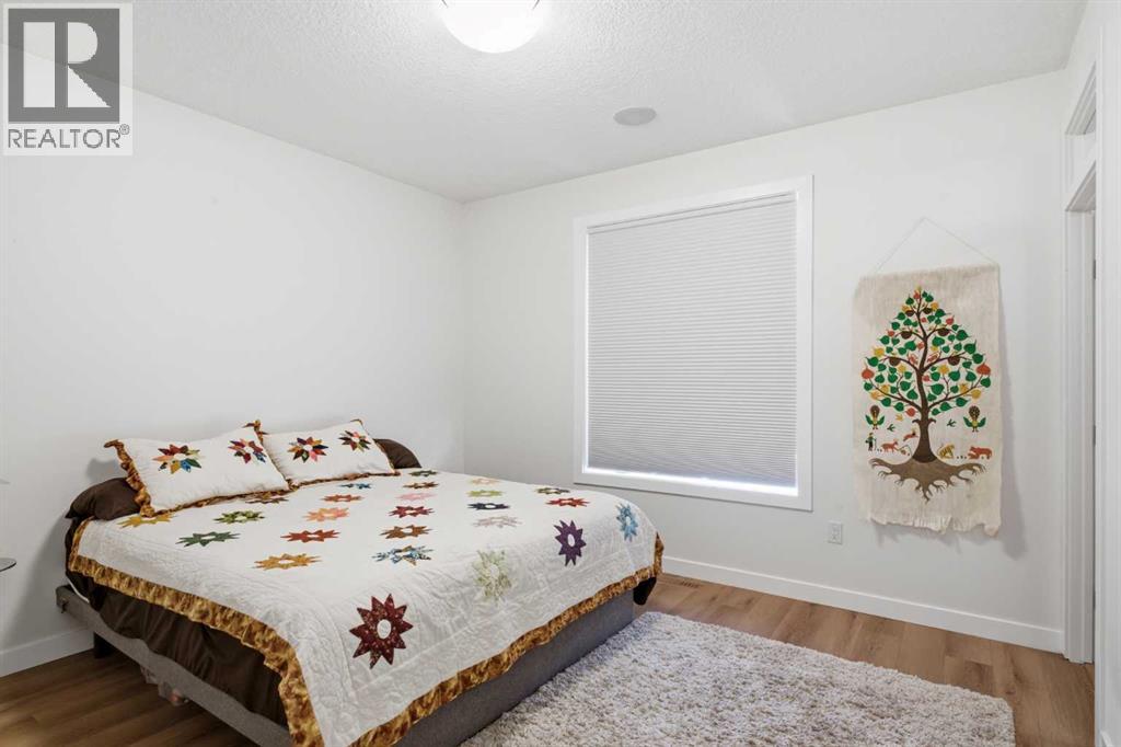 308 11 Avenue Northeast - Photo 10