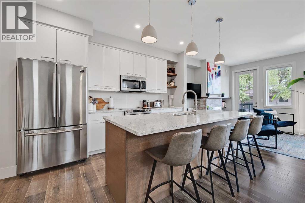 2, 1936 25A Street SW, Richmond, Calgary photo 3
