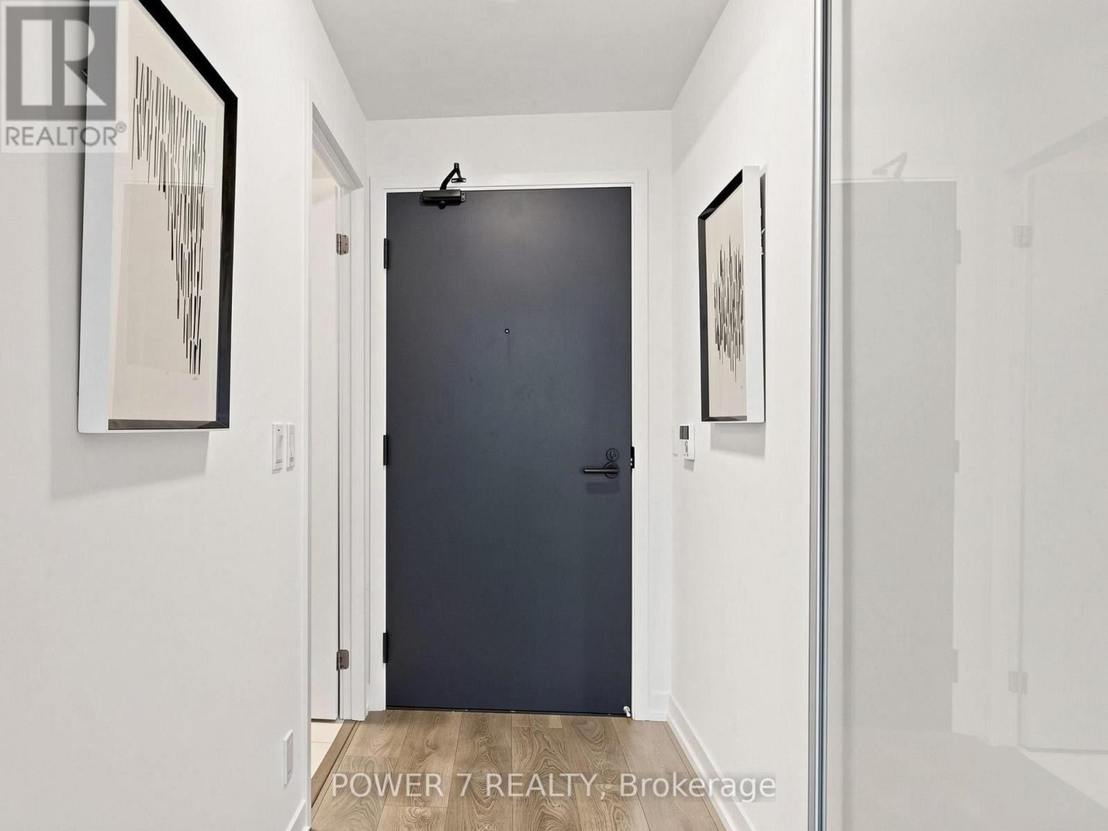 #212 60 SHUTER STREET - 21