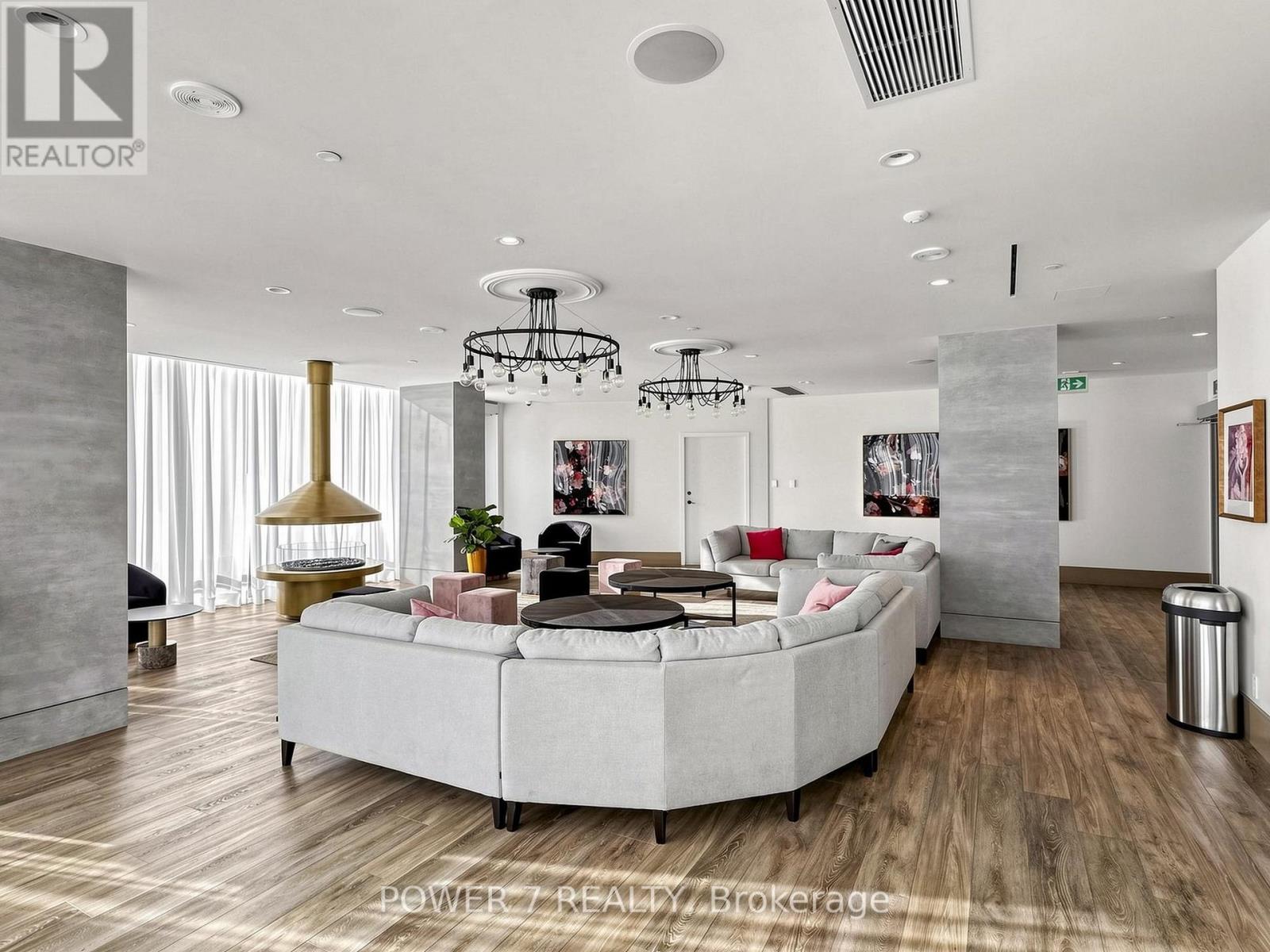#212 60 SHUTER STREET - 28