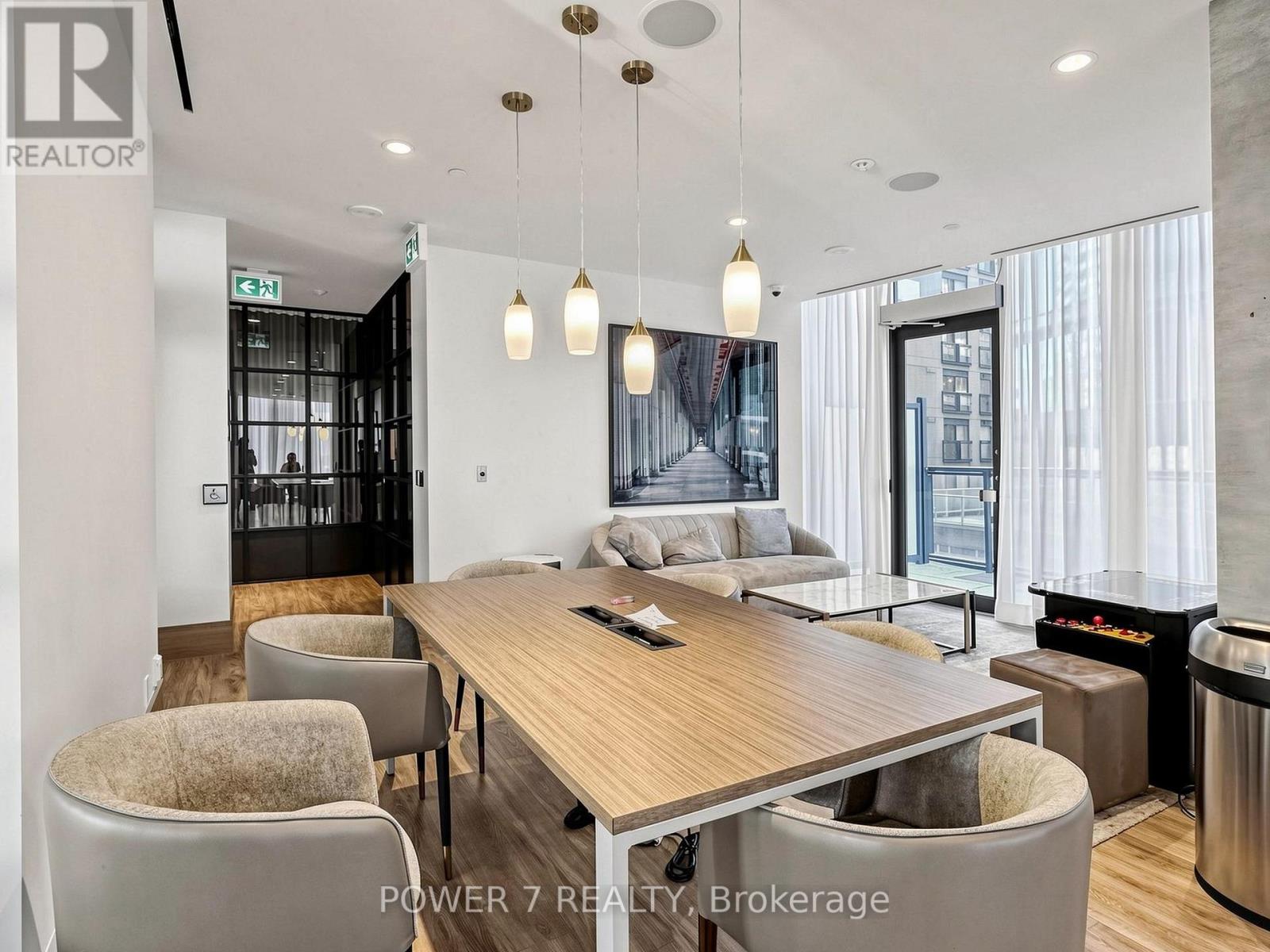 #212 60 SHUTER STREET - 31