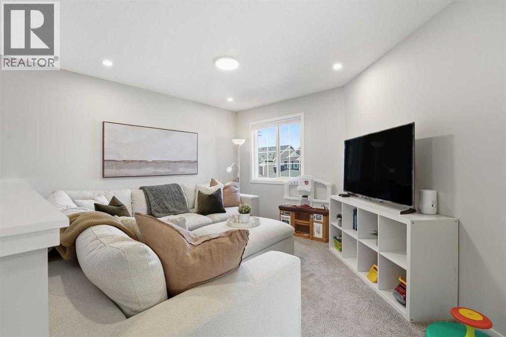 557 Baywater Manor SW - 14