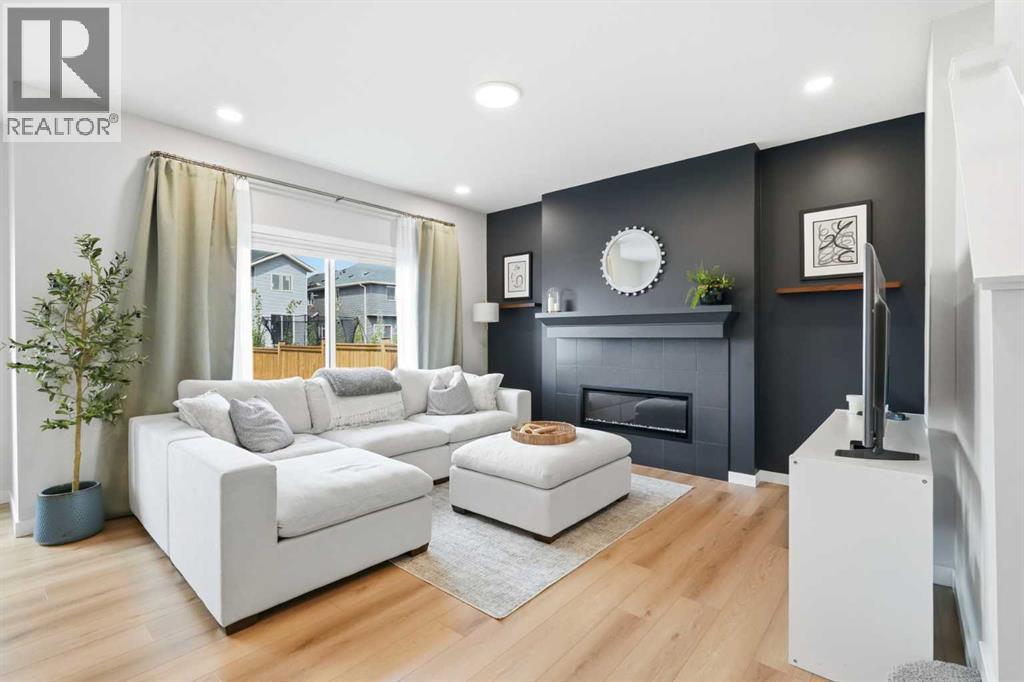 557 Baywater Manor SW - 3