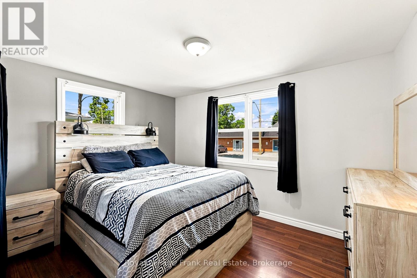 317 BAY STREET - 19
