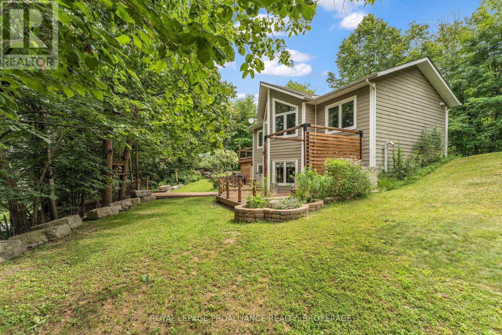 1082 SPRING MILL LANE, PERTH ROAD - 35