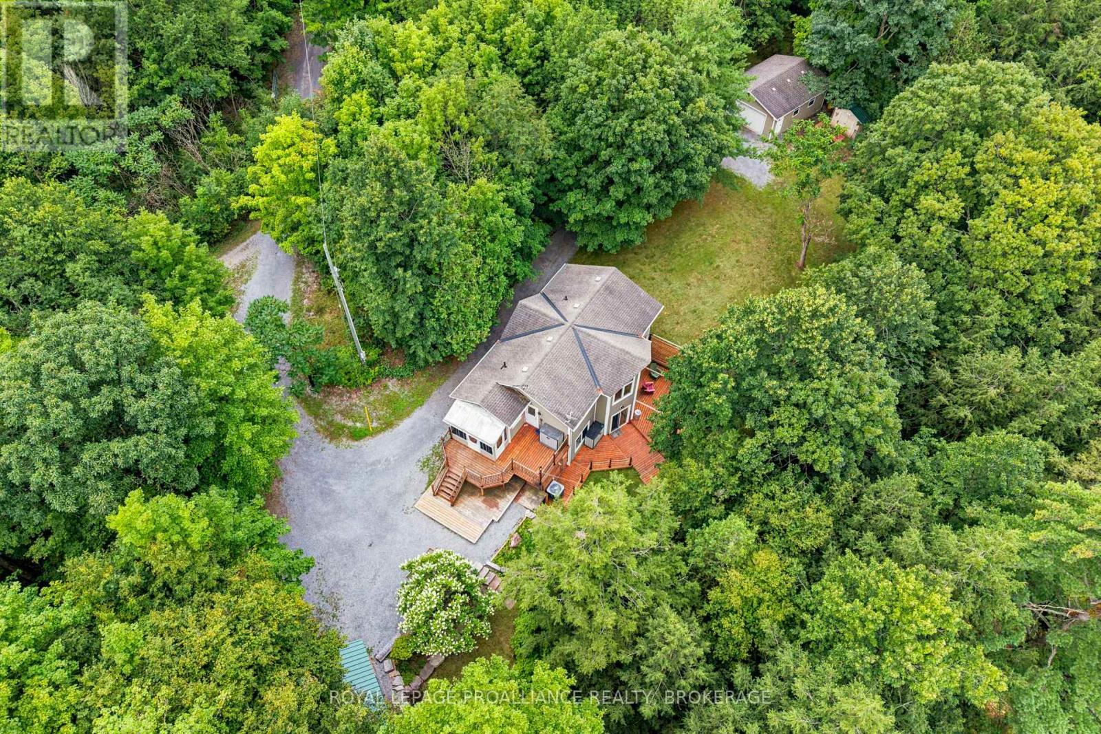 1082 SPRING MILL LANE, PERTH ROAD - 43