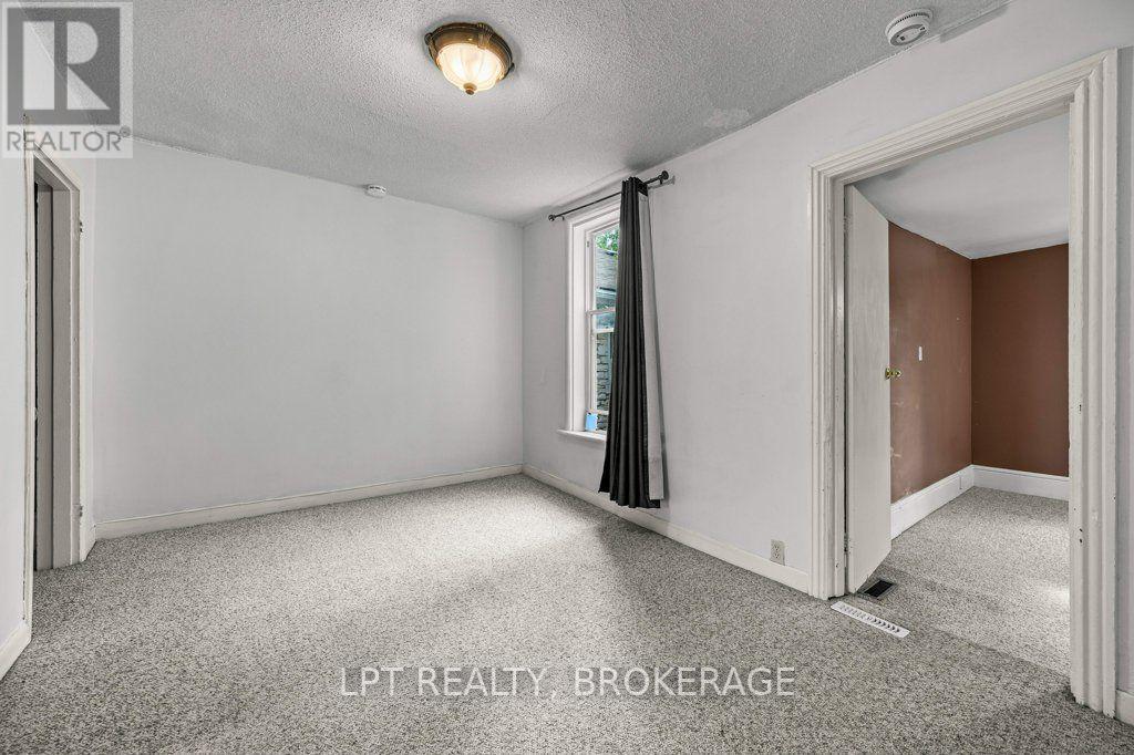 374 BARRIE STREET - Image 23