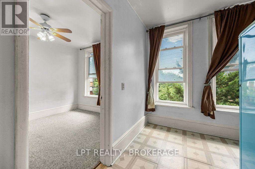 374 BARRIE STREET - Image 28
