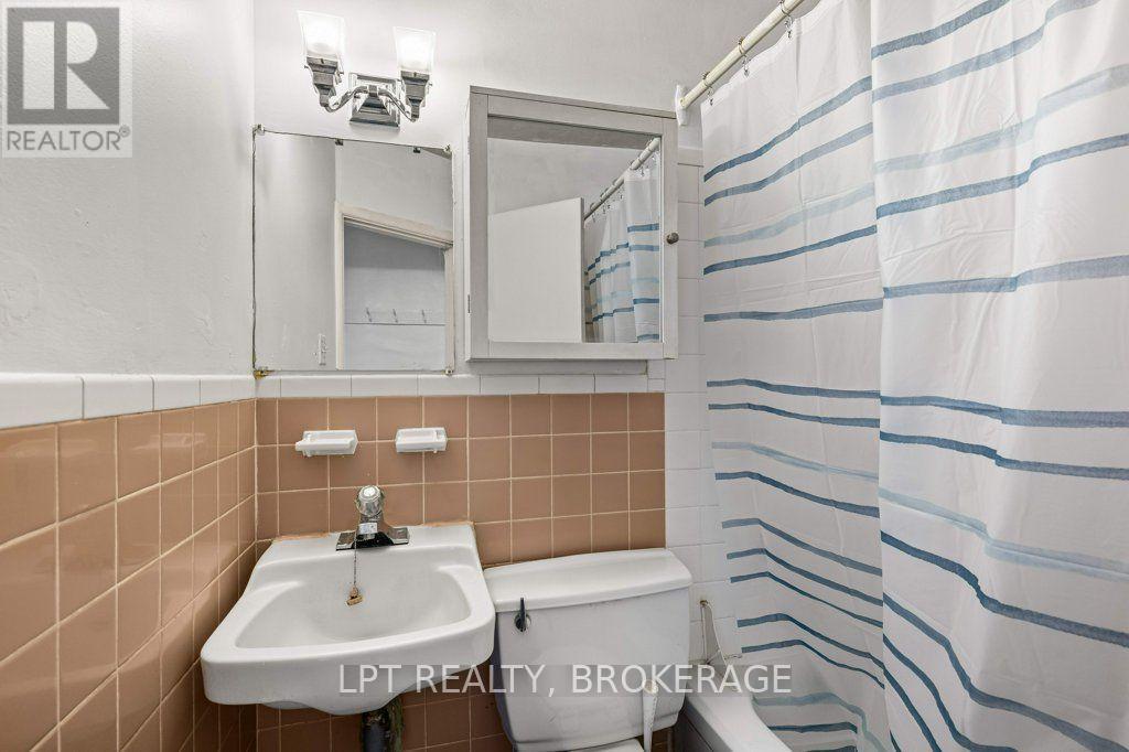 374 BARRIE STREET - Image 30