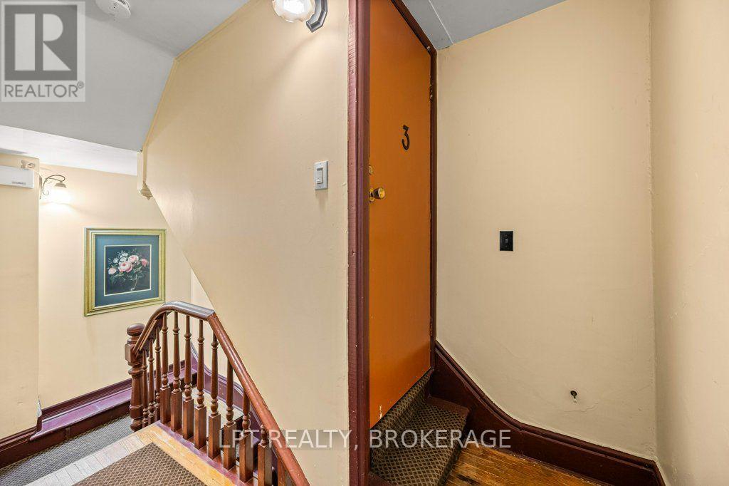 374 BARRIE STREET - Image 31