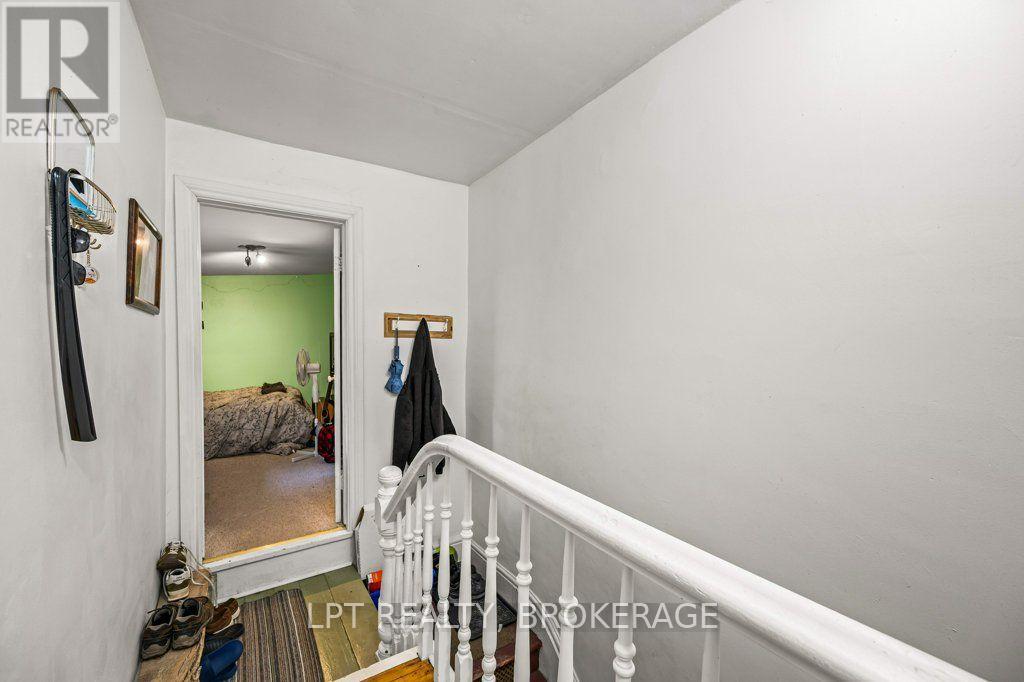 374 BARRIE STREET - Image 33