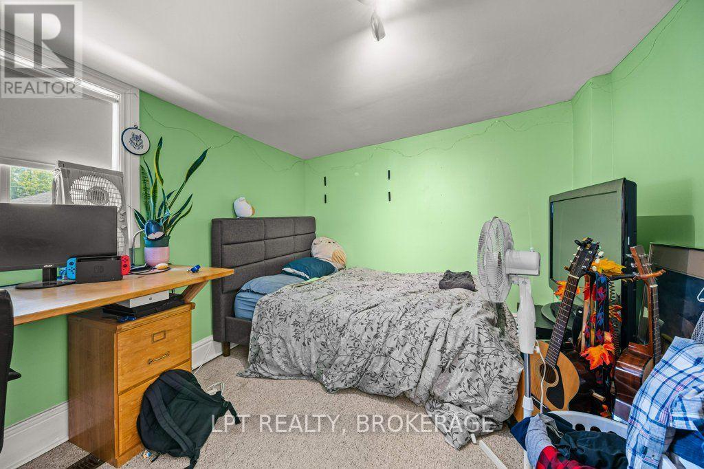 374 BARRIE STREET - Image 34