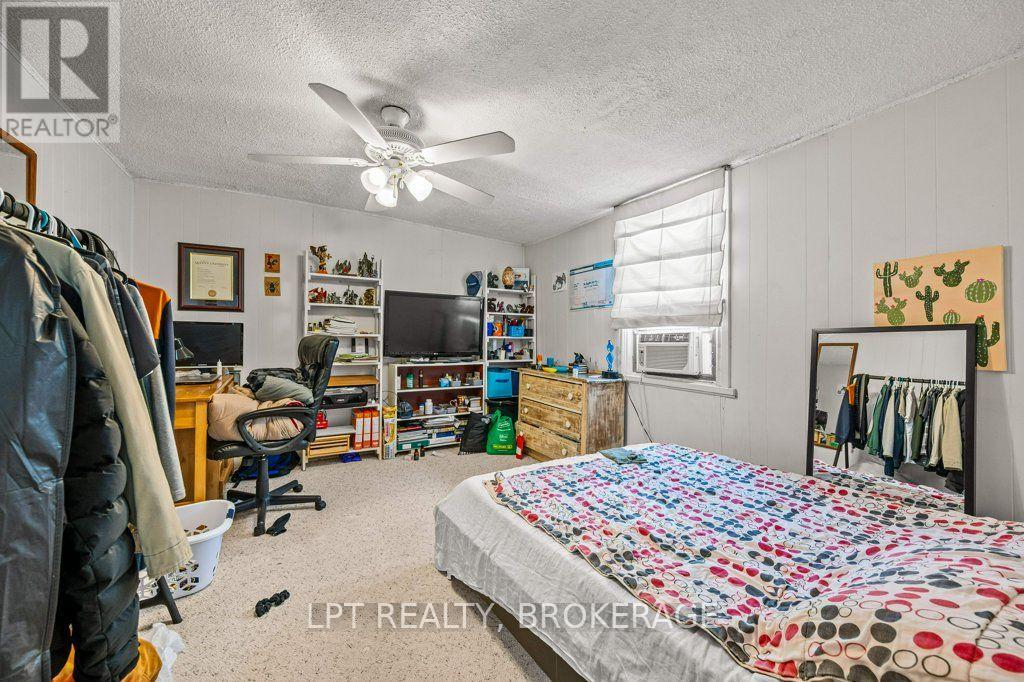 374 BARRIE STREET - Image 36