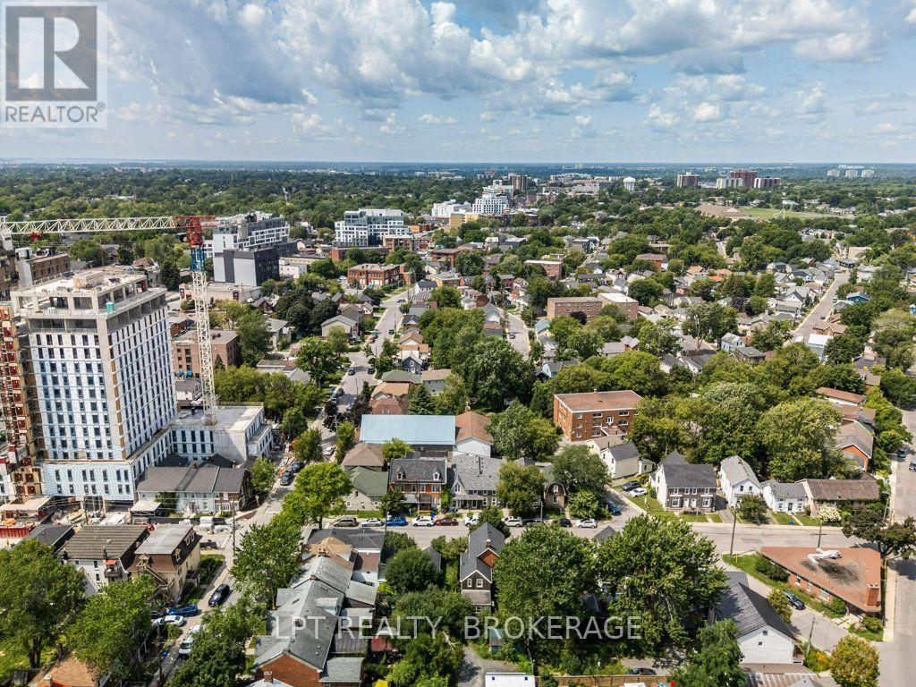 374 BARRIE STREET - 49