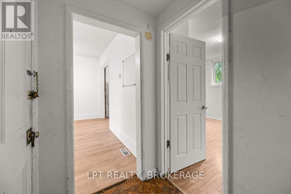 374 BARRIE STREET - Image 5