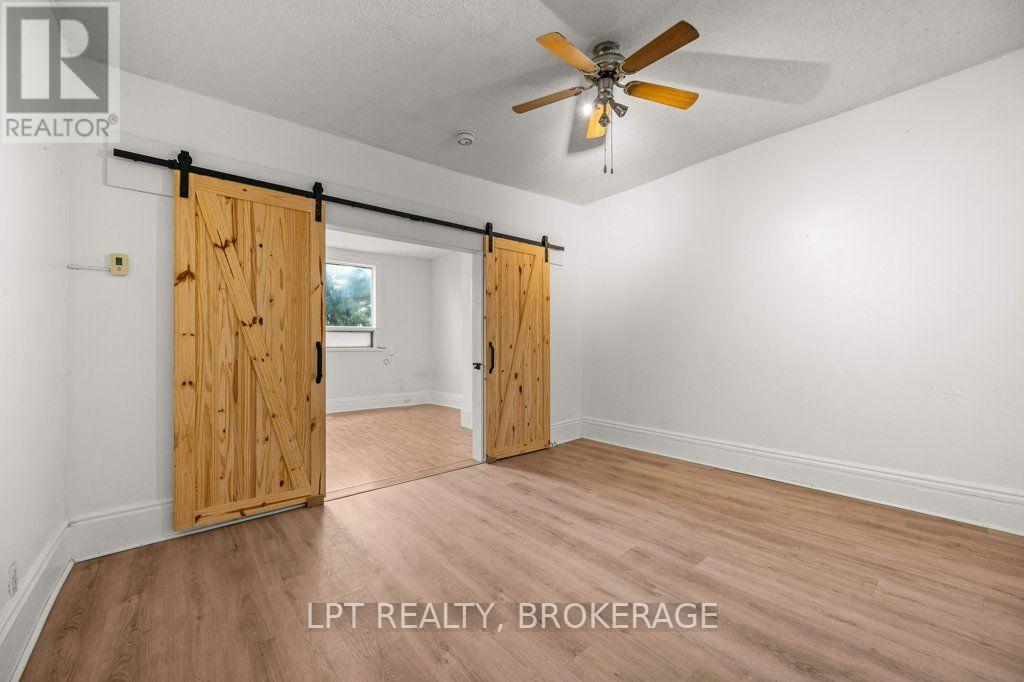 374 BARRIE STREET - 8