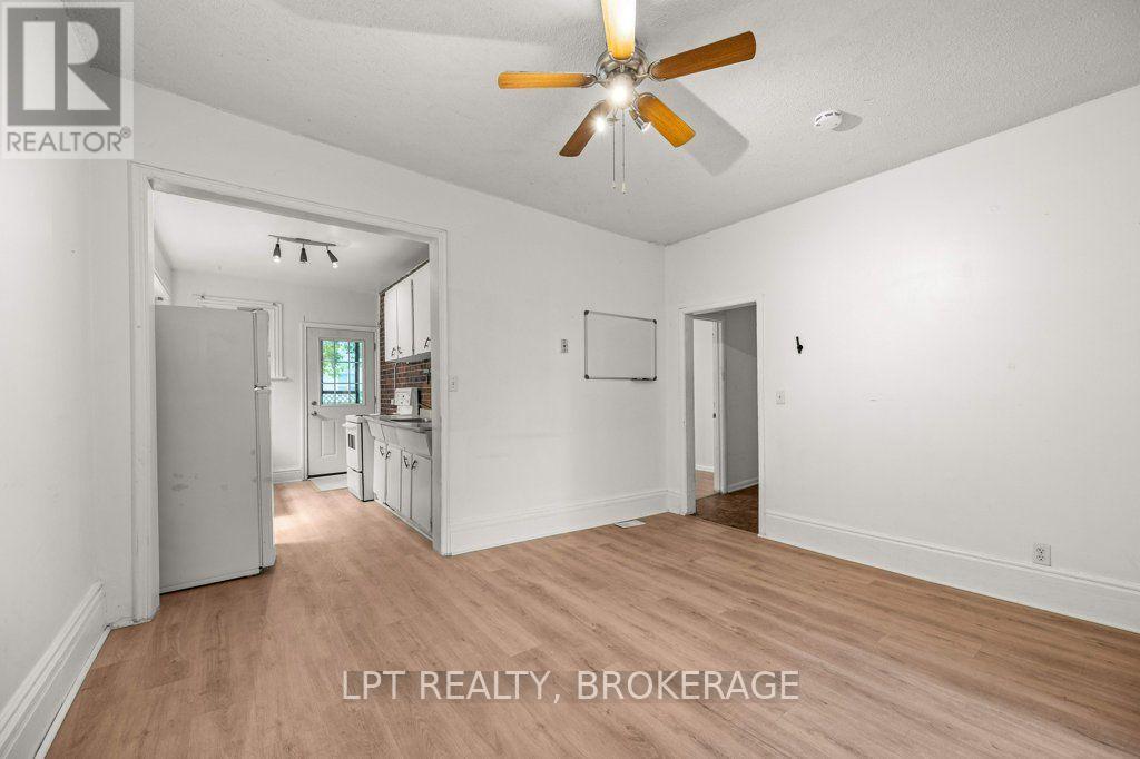 374 BARRIE STREET - Image 9
