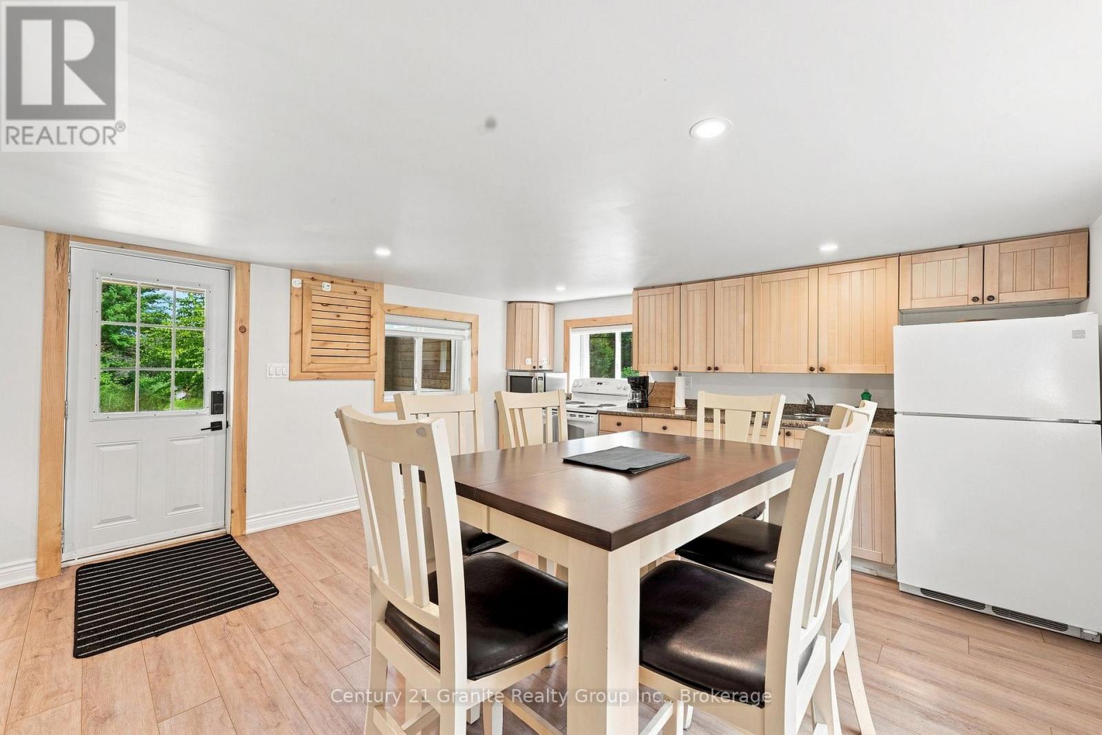 630 SOUTH BAPTISTE LAKE ROAD - Image 16