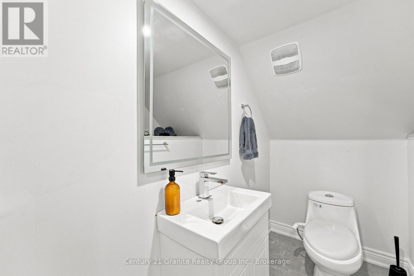 630 SOUTH BAPTISTE LAKE ROAD - Image 24