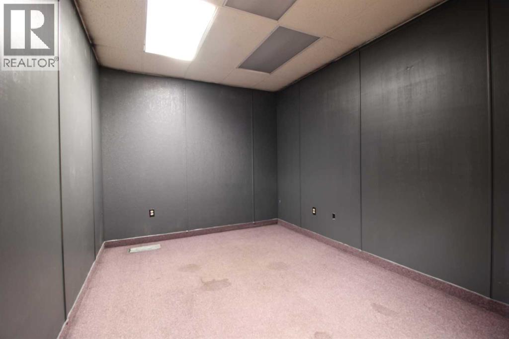 5720 44 Street - Photo 10