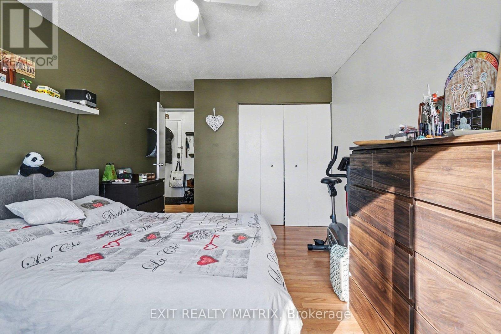 #203 C 2044 ARROWSMITH DRIVE - 12