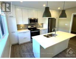 B - 320 Mona Avenue, Ottawa, ON K1L7A2 Photo 8